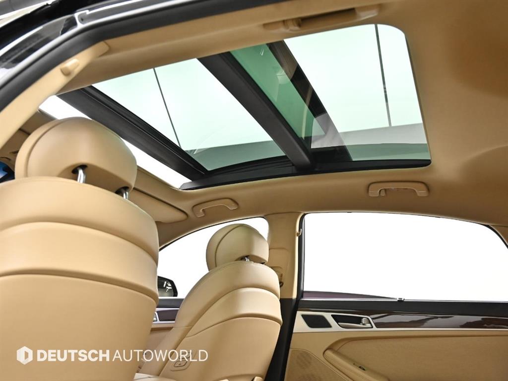 HYUNDAI Genesis - Vista 7