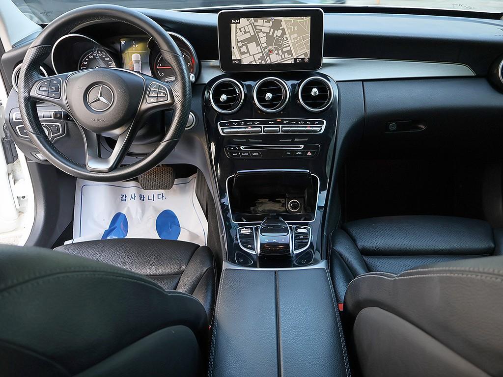 Mercedes Benz C Class - Vista 9