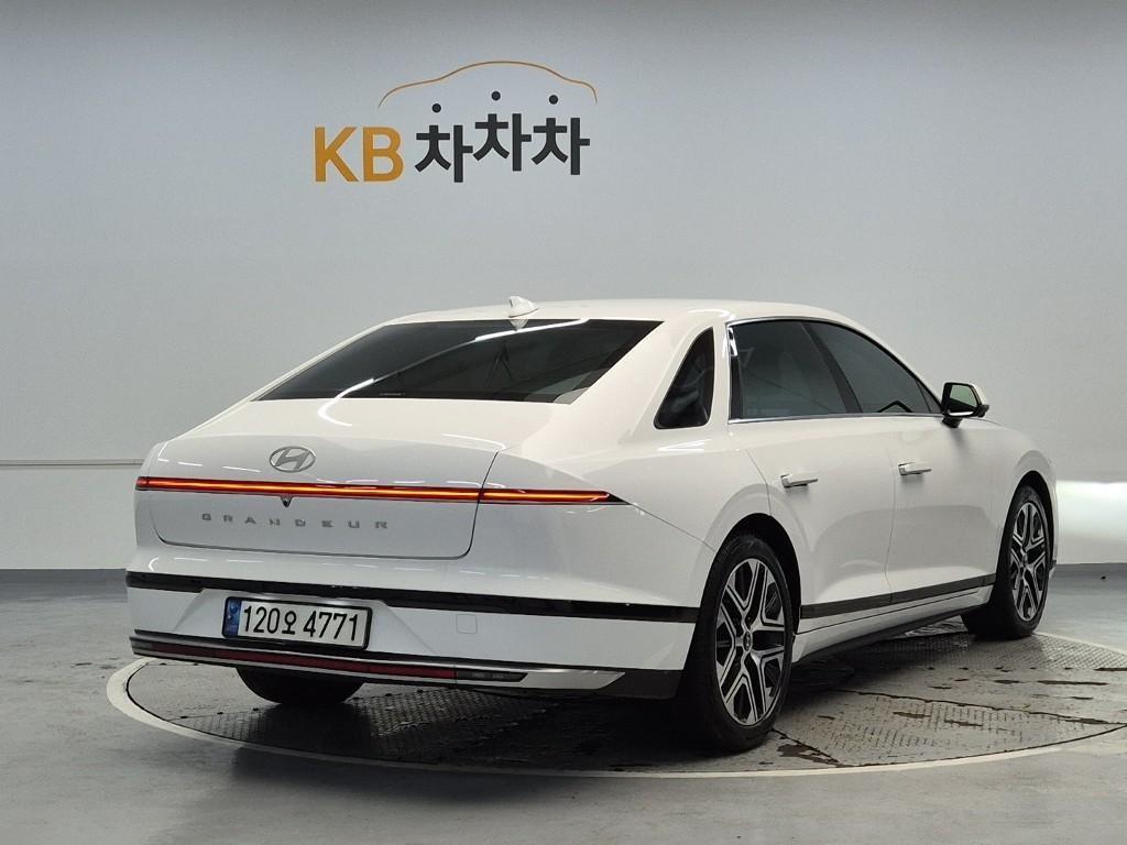 HYUNDAI Grandeur - Vista 3
