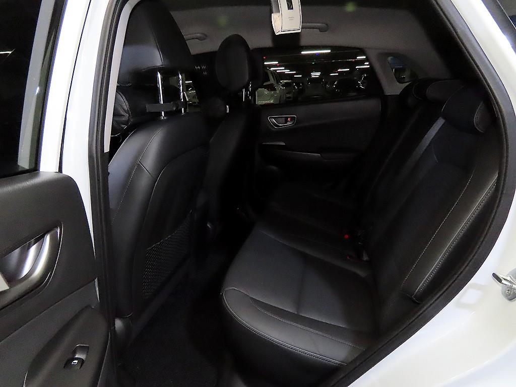 HYUNDAI Kona - Vista 7