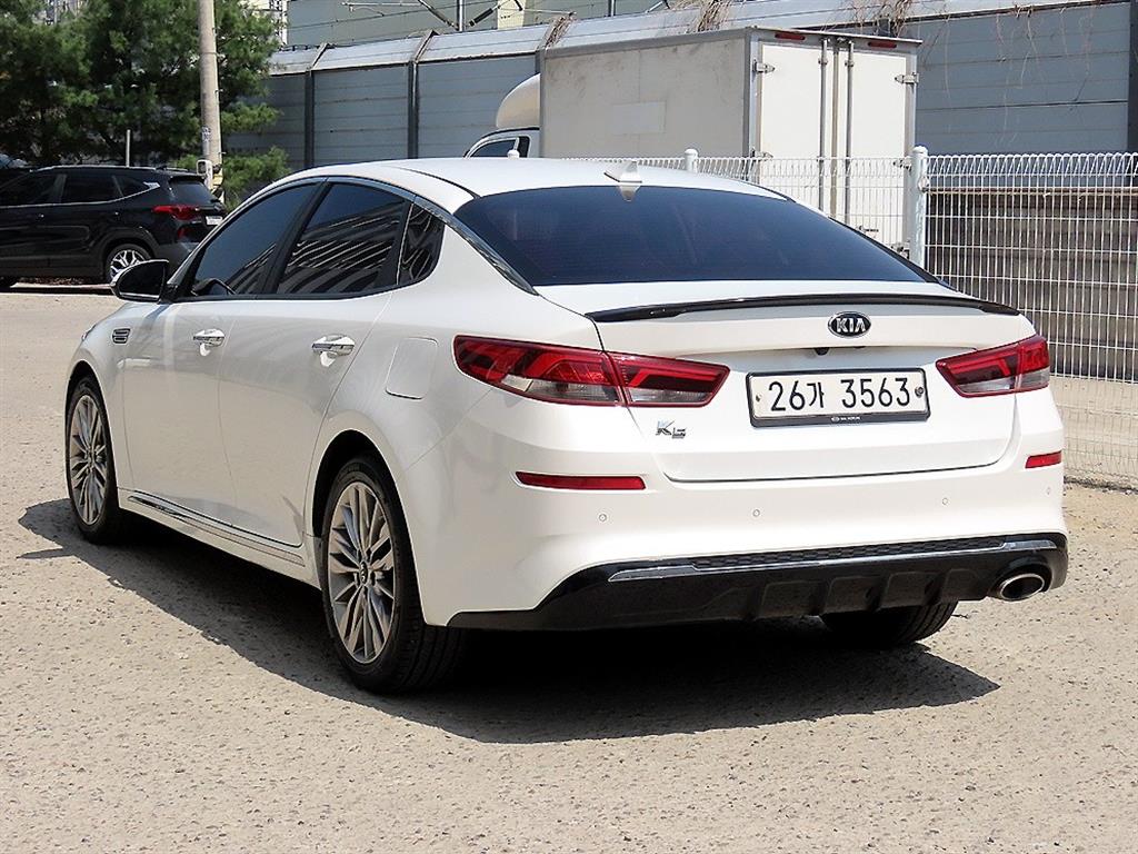 KIA K5 - Vista 3