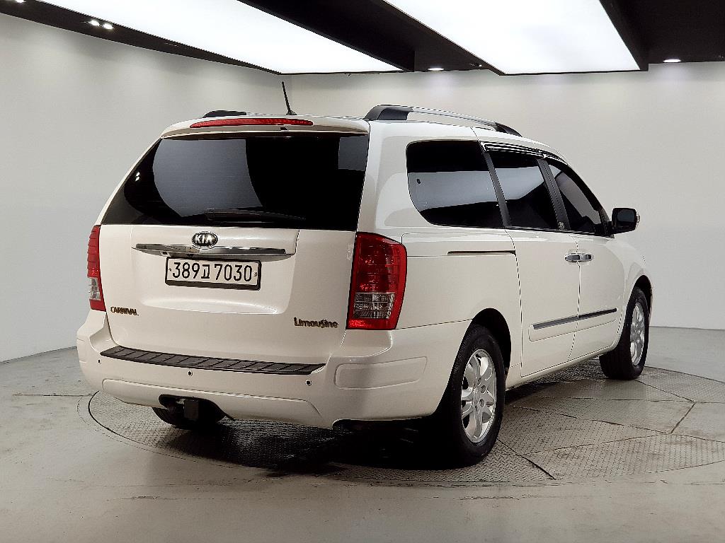 KIA Carnival - Vista 4