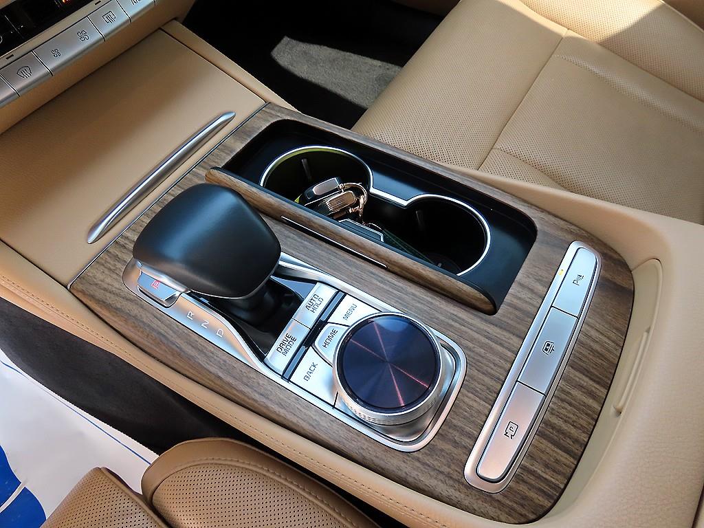 KIA K9 - Vista 11