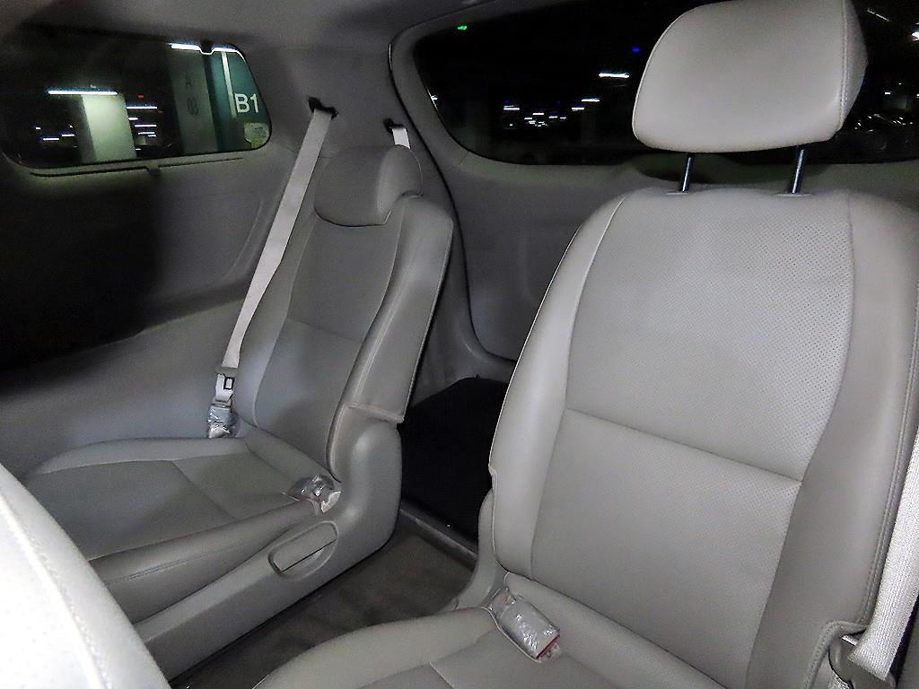 KIA Carnival - Vista 8