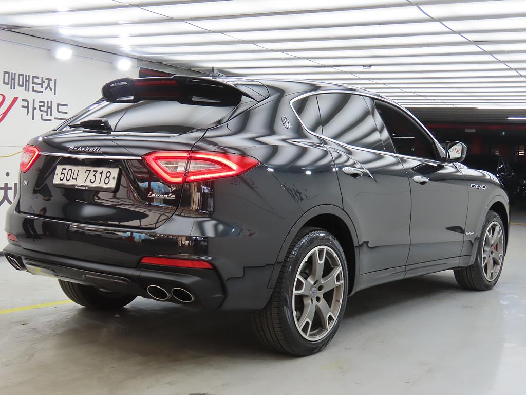 Maserati Levante - Vista 3