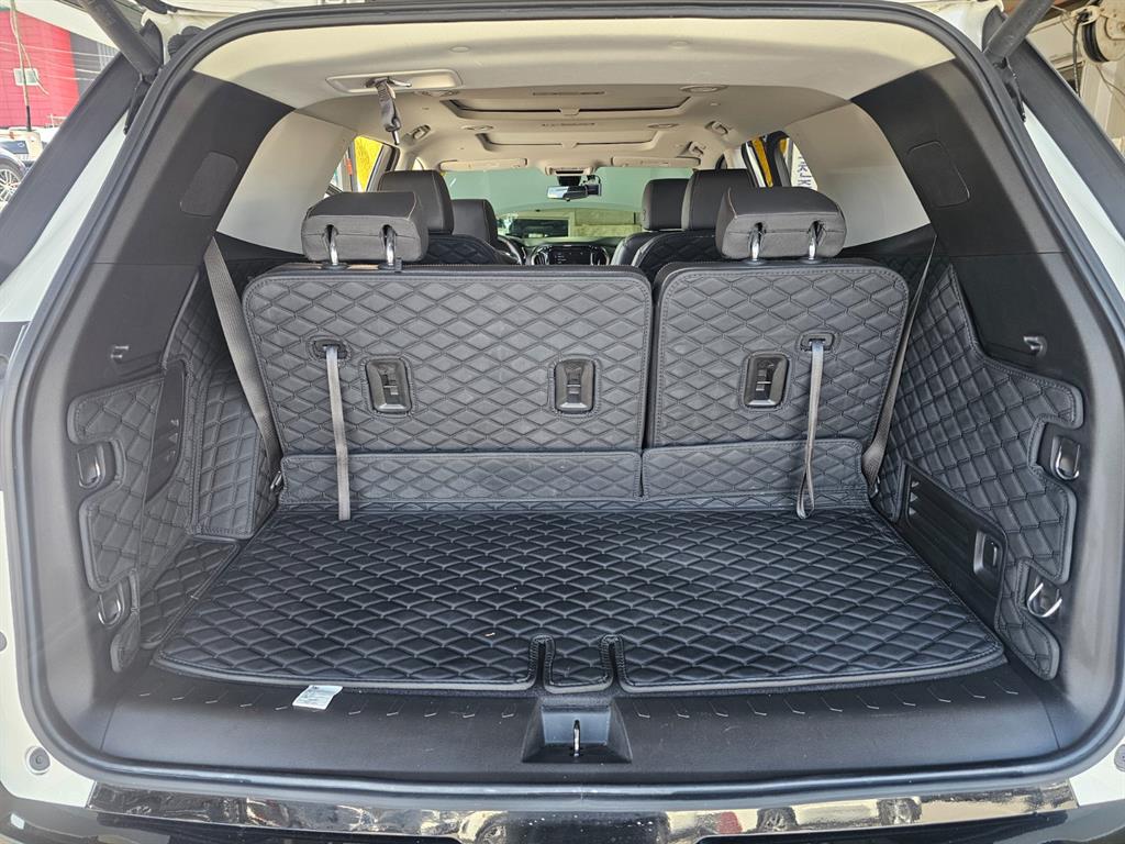 Chevrolet Travers - Vista 12