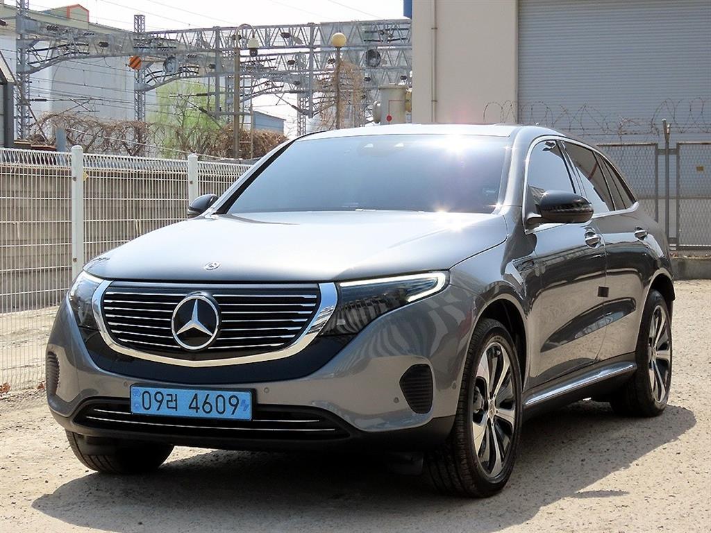 Mercedes Benz EQC - Vista 2