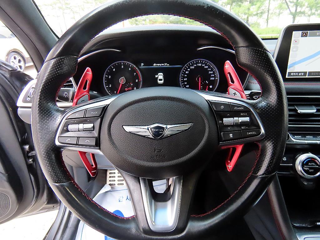 Genesis G70 - Vista 8