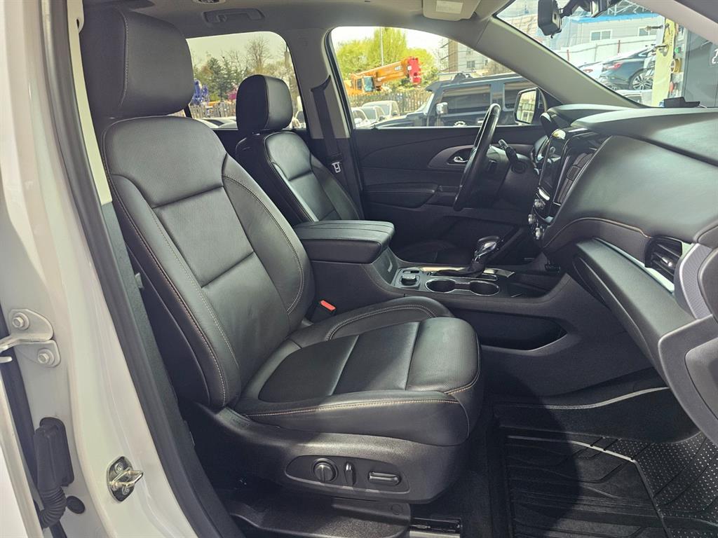 Chevrolet Travers - Vista 11