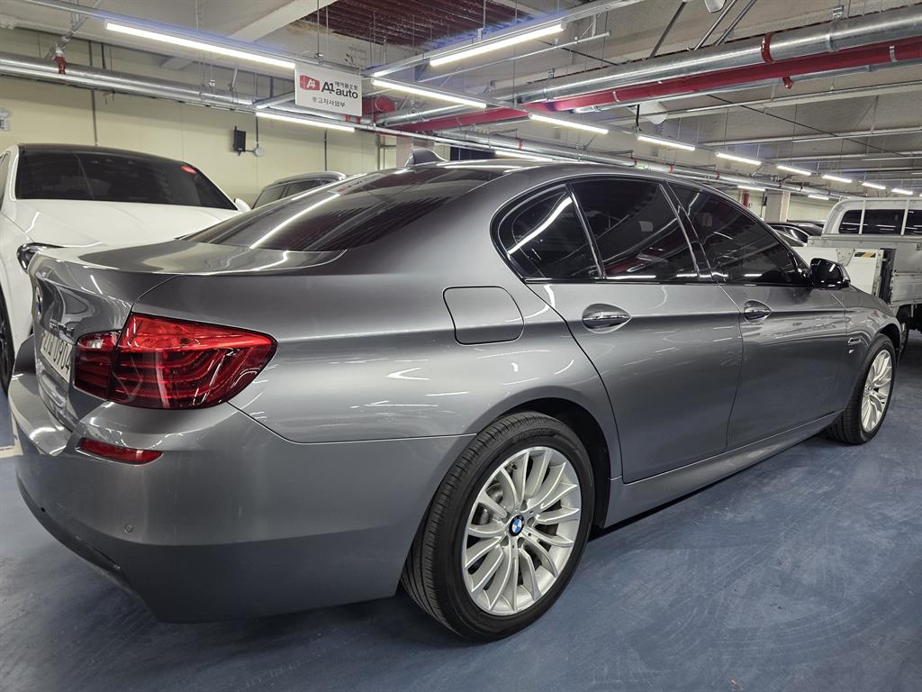 BMW 5 Series - Vista 4