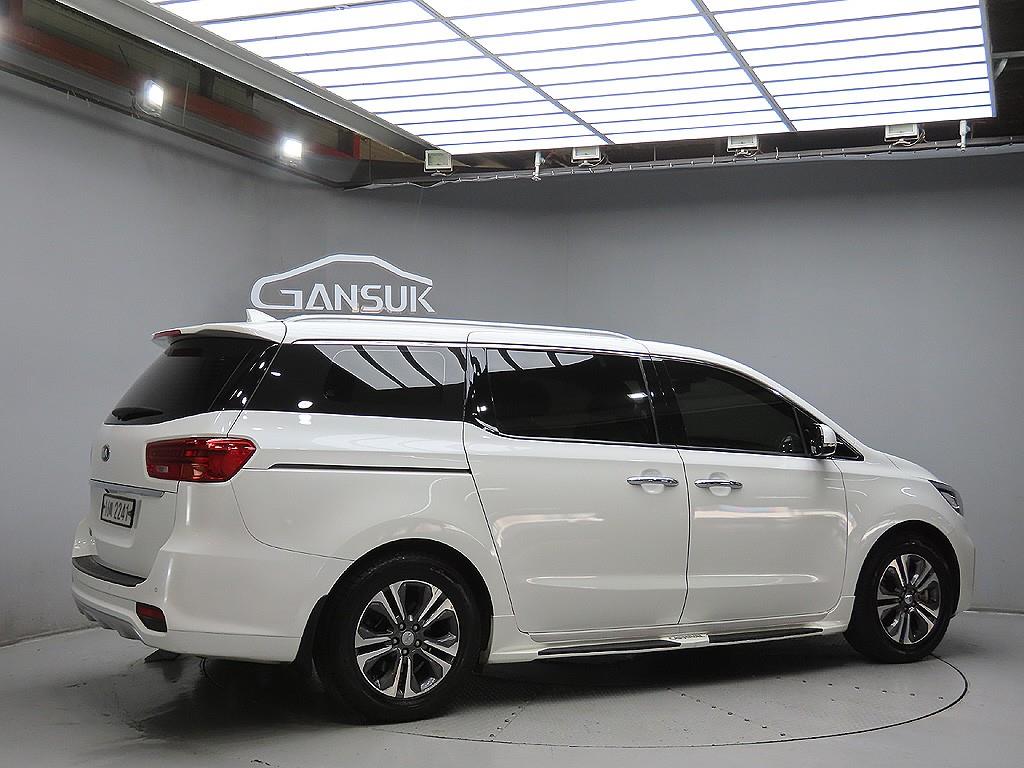 KIA Carnival - Vista 7