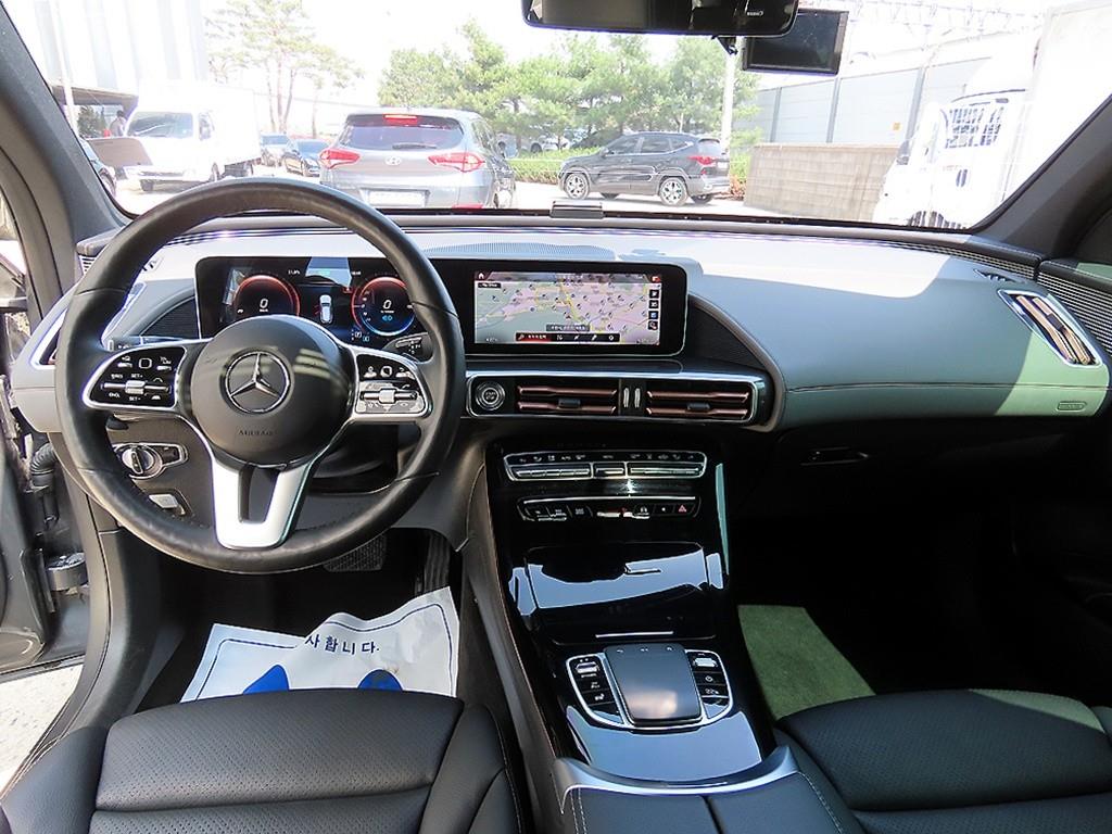 Mercedes Benz EQC - Vista 7