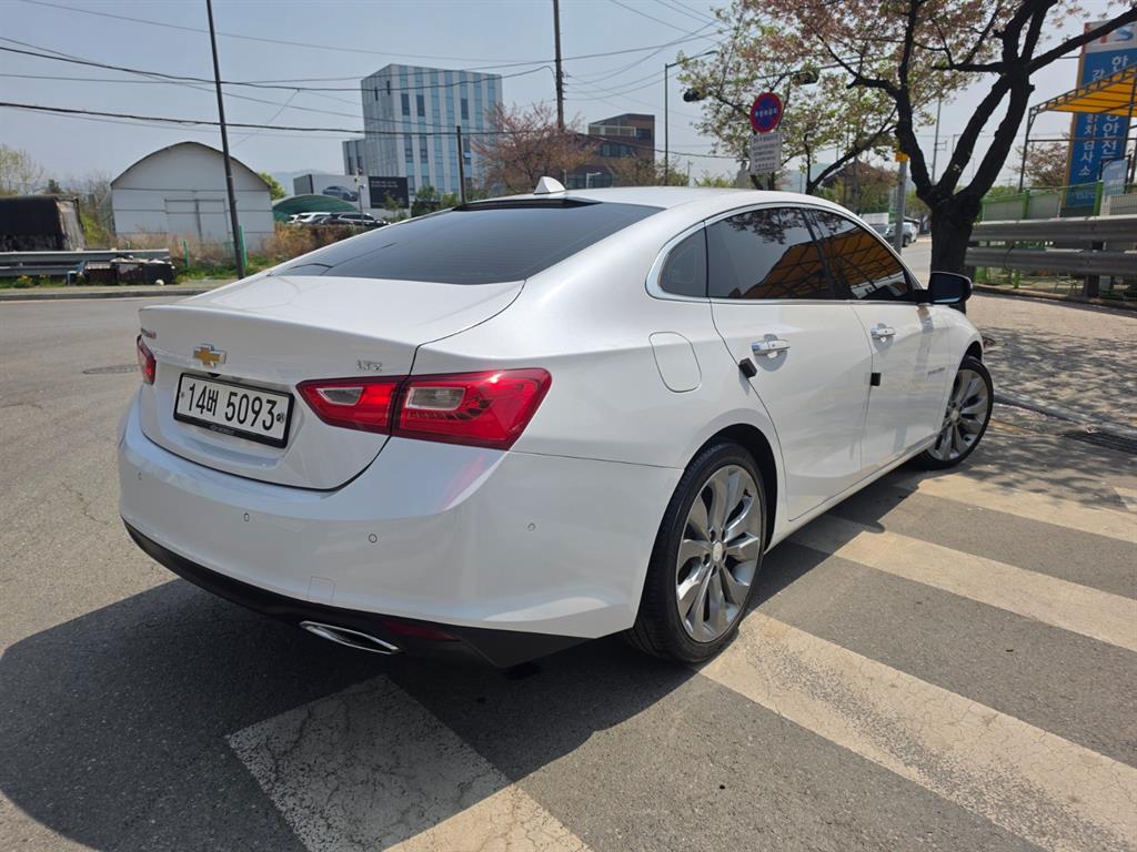 Chevrolet Malibu - Vista 6