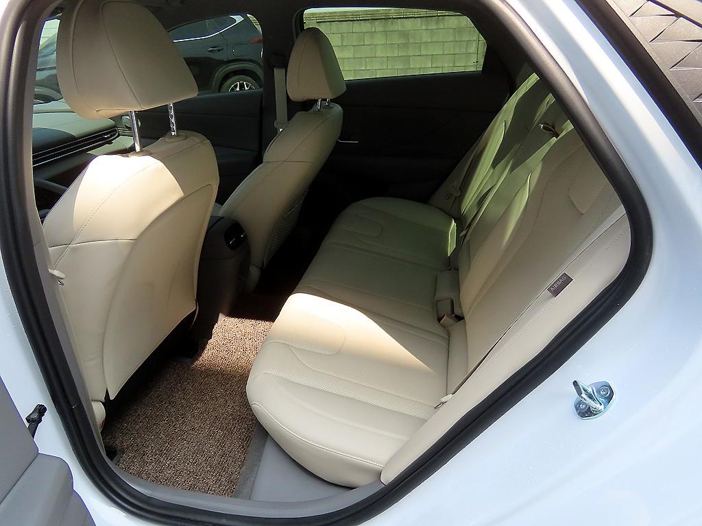 HYUNDAI Avante - Vista 6