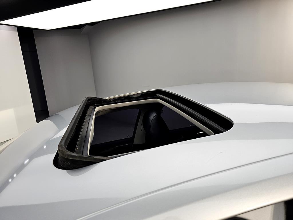 Volkswagen Jetta - Vista 12