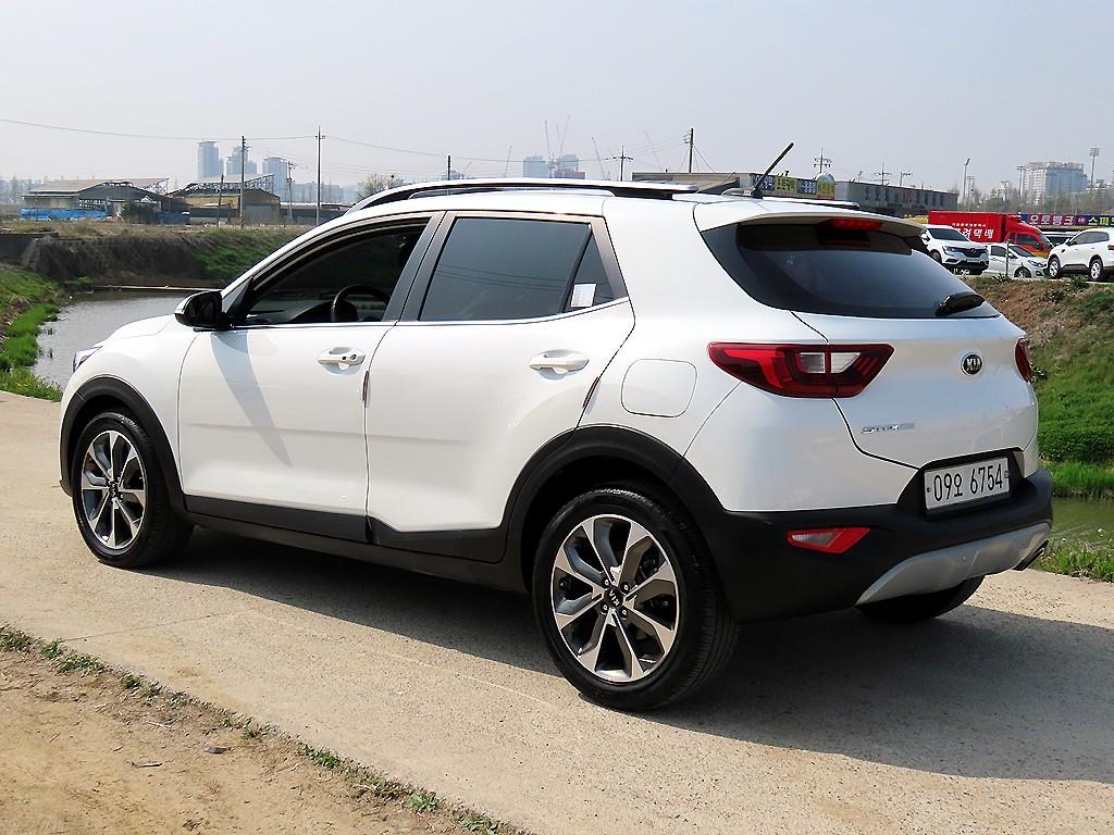 KIA Stonic - Vista 3