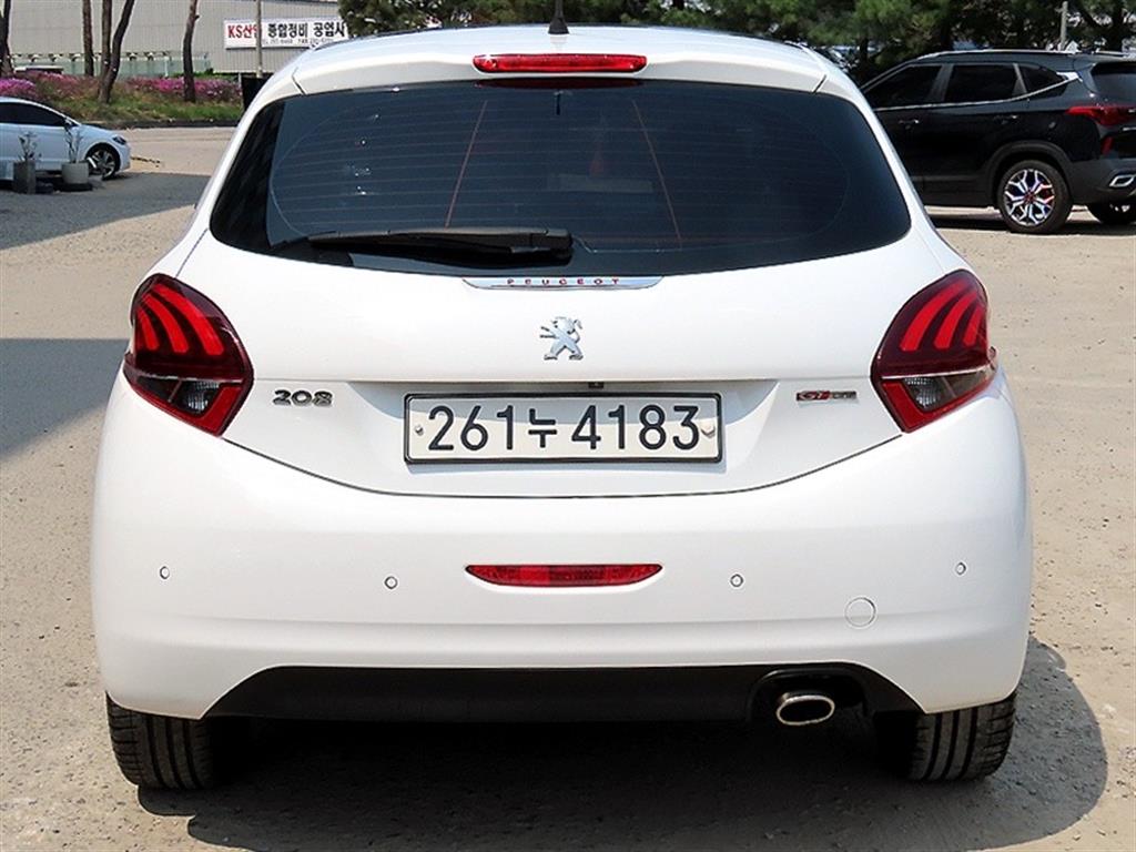 Peugeot 208 - Vista 4