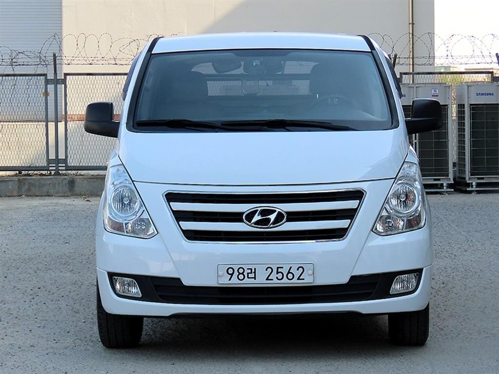 HYUNDAI Starex 2017 Blanco - Importación desde Corea - HF Imports Iquique - Foto 1