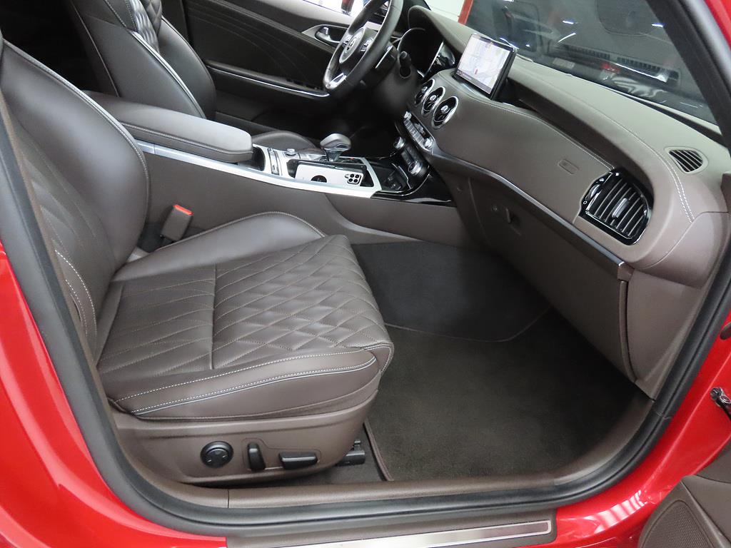 KIA Stinger - Vista 7