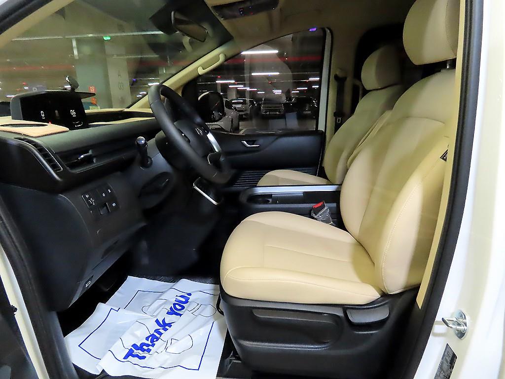 HYUNDAI Staria - Vista 6