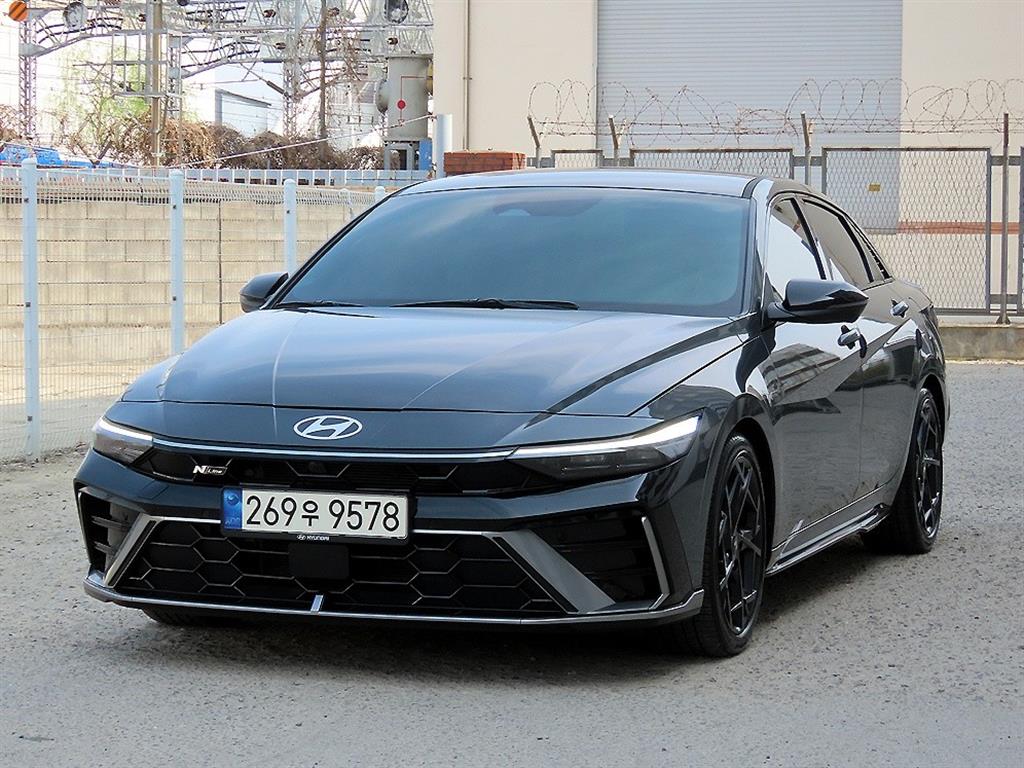 HYUNDAI Avante - Vista 2