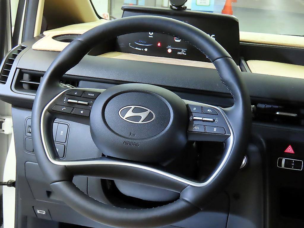 HYUNDAI Staria - Vista 8