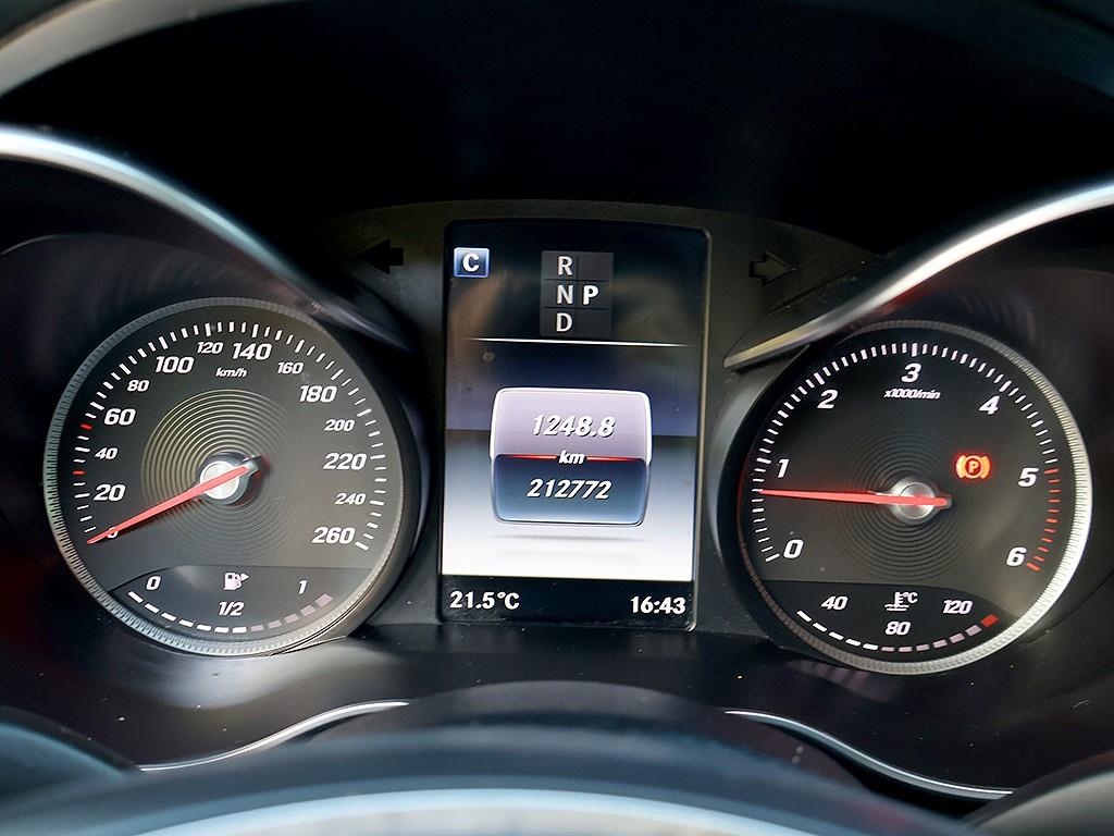 Mercedes Benz C Class - Vista 11