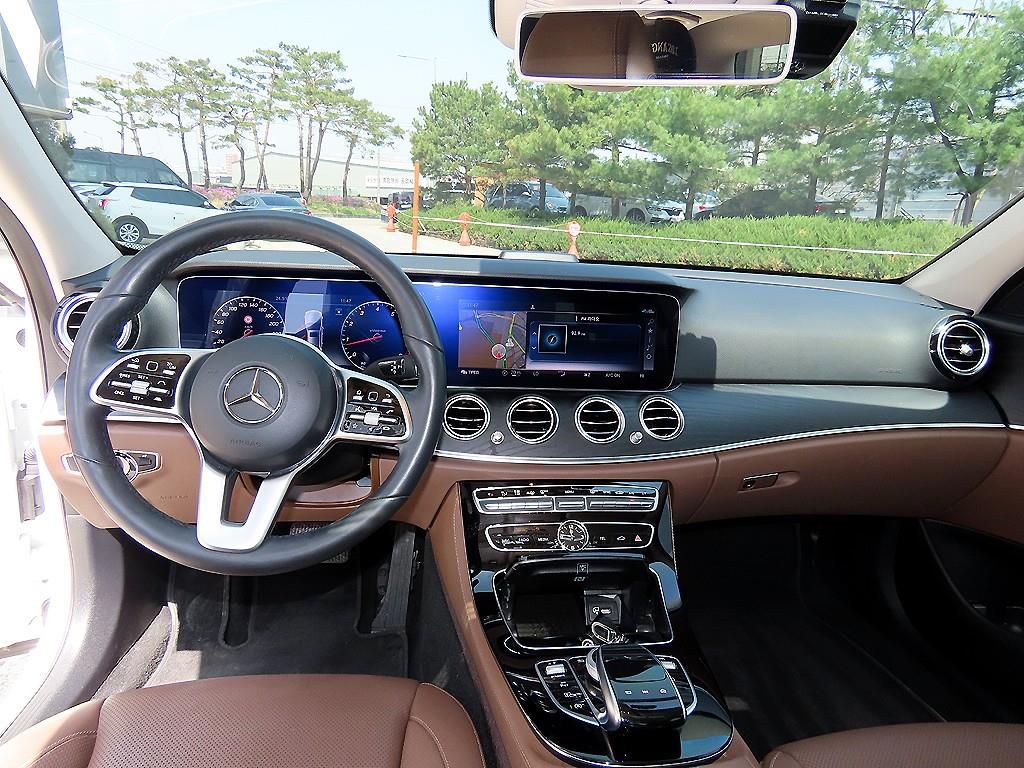 Mercedes Benz E class - Vista 7