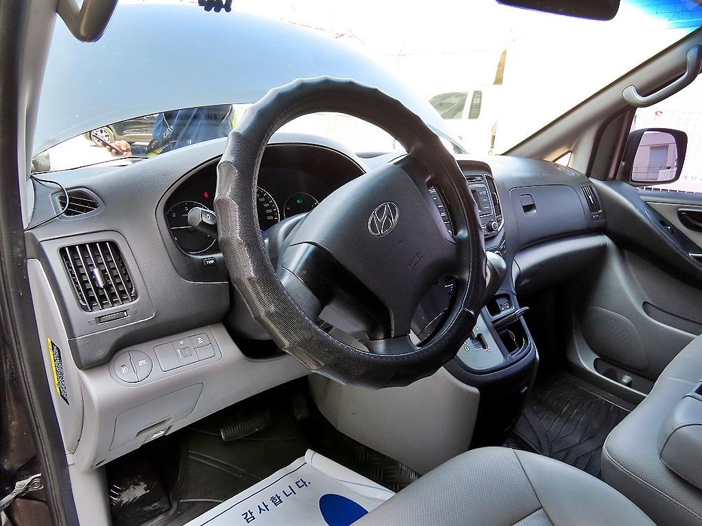 HYUNDAI Starex - Vista 7
