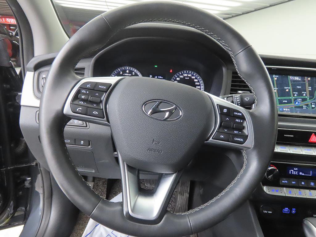 HYUNDAI Sonata - Vista 8