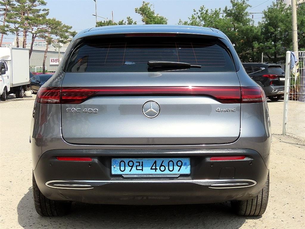 Mercedes Benz EQC - Vista 4