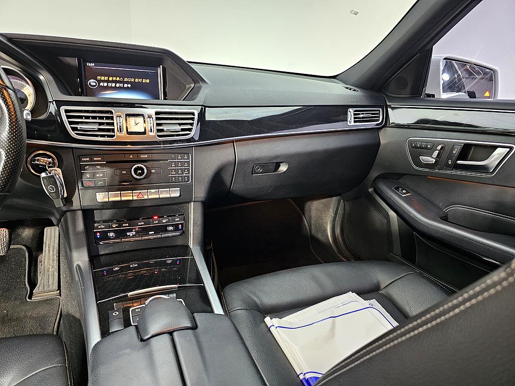 Mercedes Benz E class - Vista 10