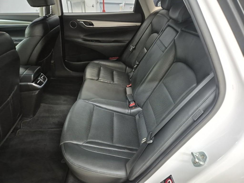 HYUNDAI Grandeur - Vista 12