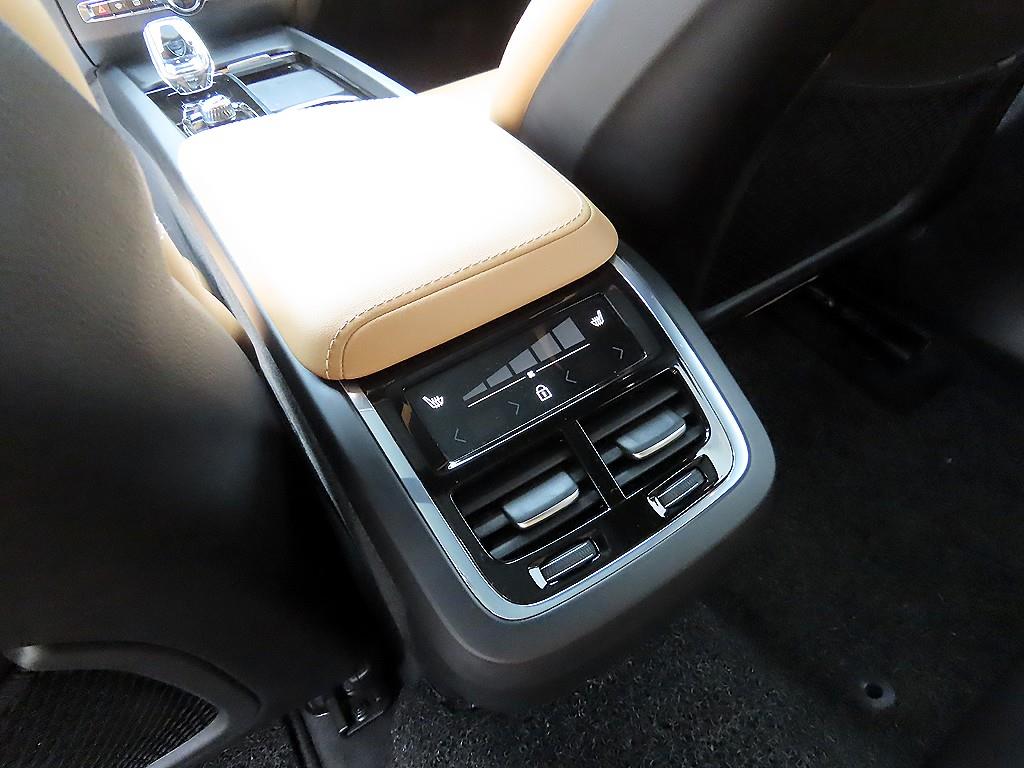 Volvo XC60 2024 Blanco - Importación desde Corea - HF Imports Iquique - Foto 16