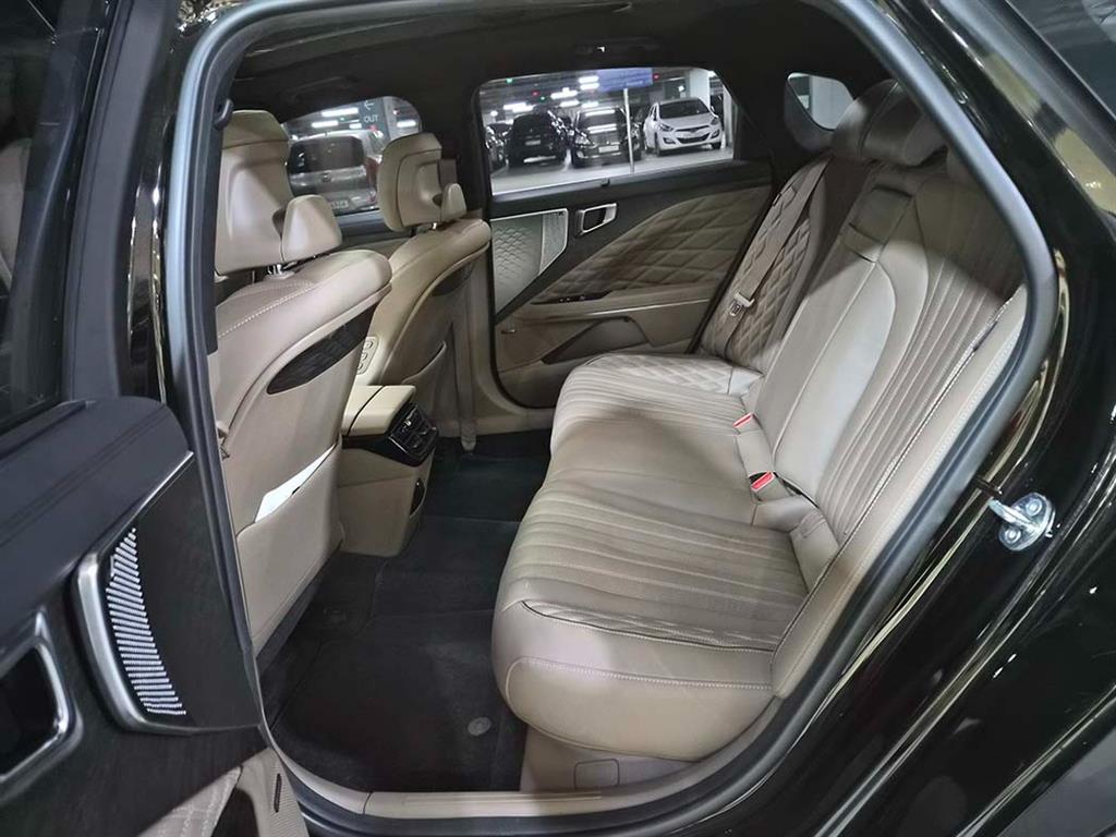 KIA K8 - Vista 7