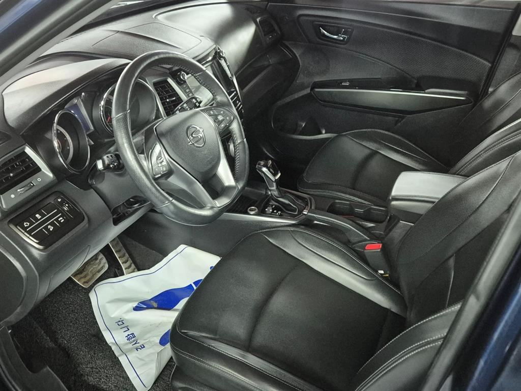 Ssangyong Tivoli - Vista 6