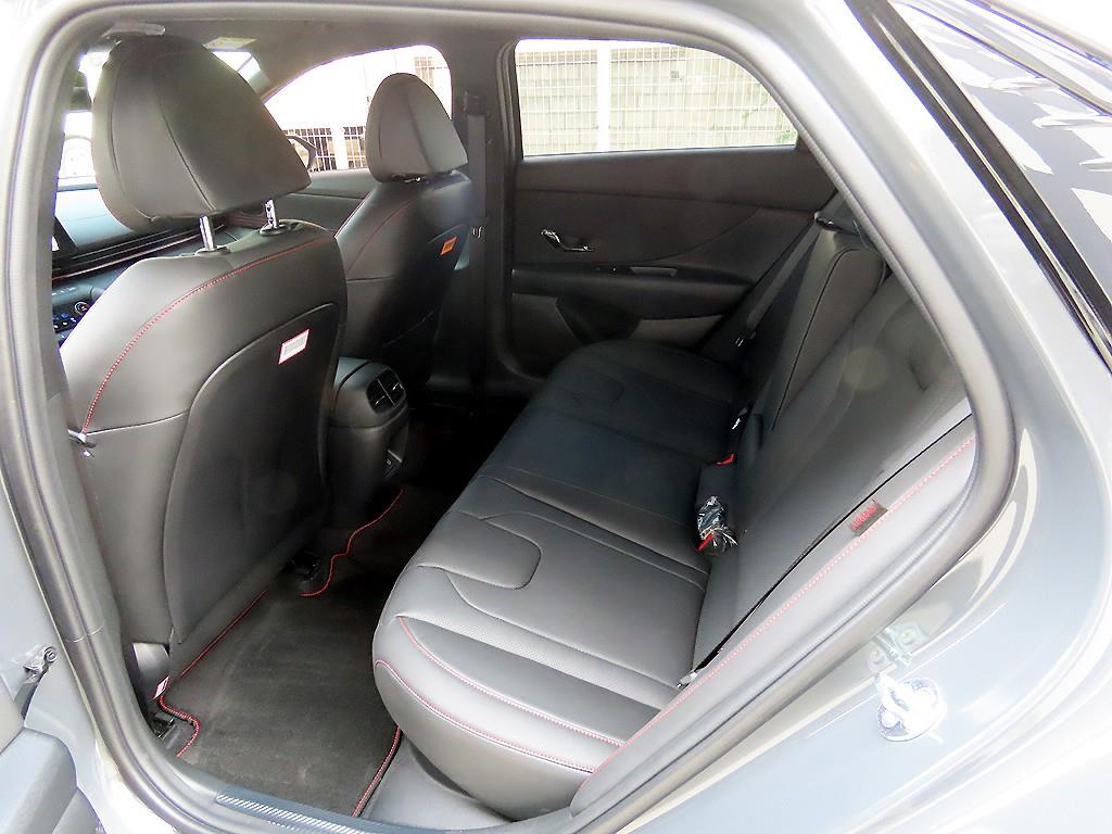 HYUNDAI Avante - Vista 6