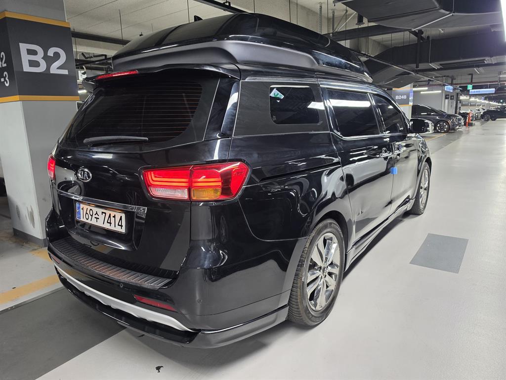 KIA Carnival - Vista 3