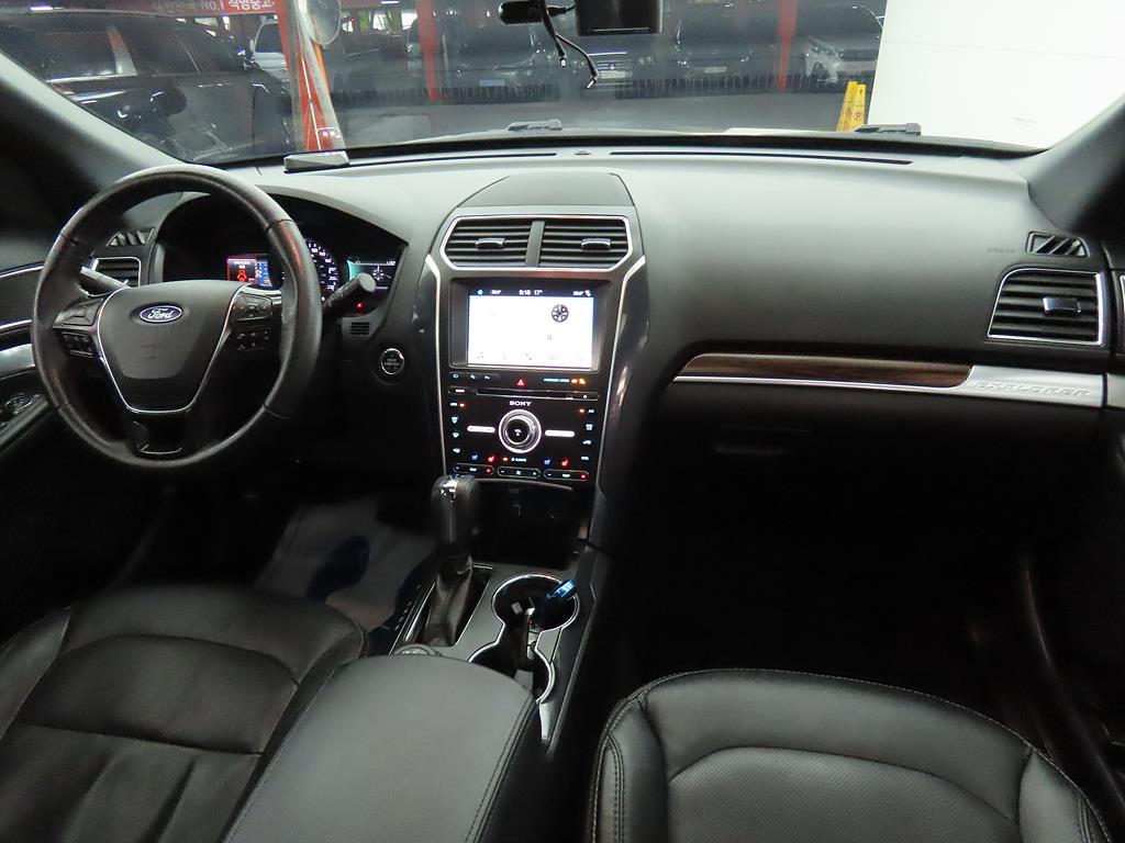 Ford Explorer - Vista 5