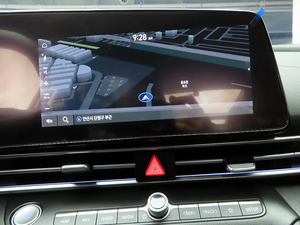 HYUNDAI Avante - Vista 9