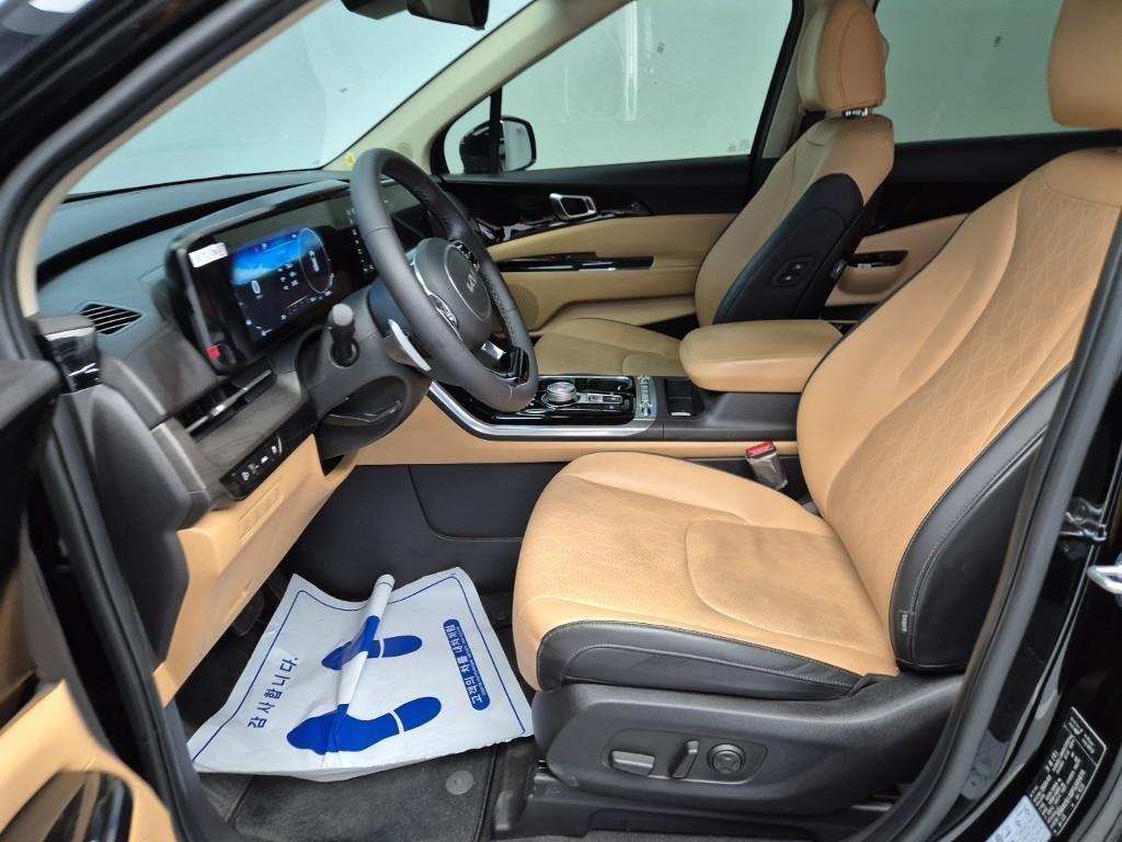 KIA Carnival - Vista 11