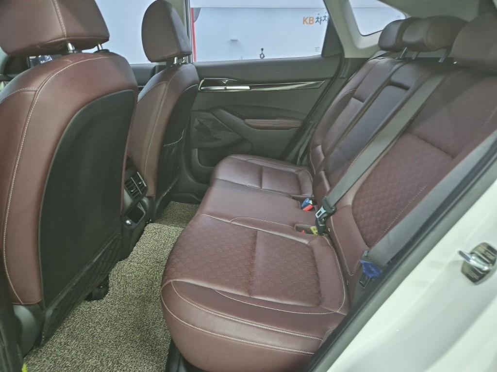 KIA Seltos - Vista 12
