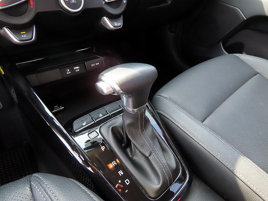 KIA Stonic - Vista 11