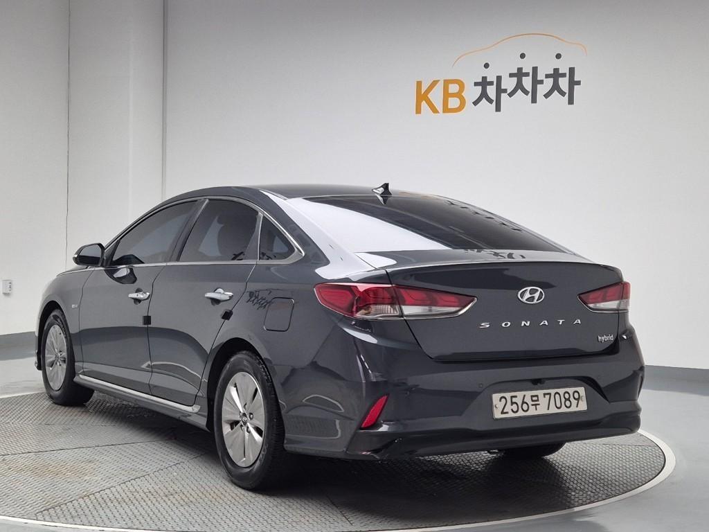 HYUNDAI Sonata - Vista 2