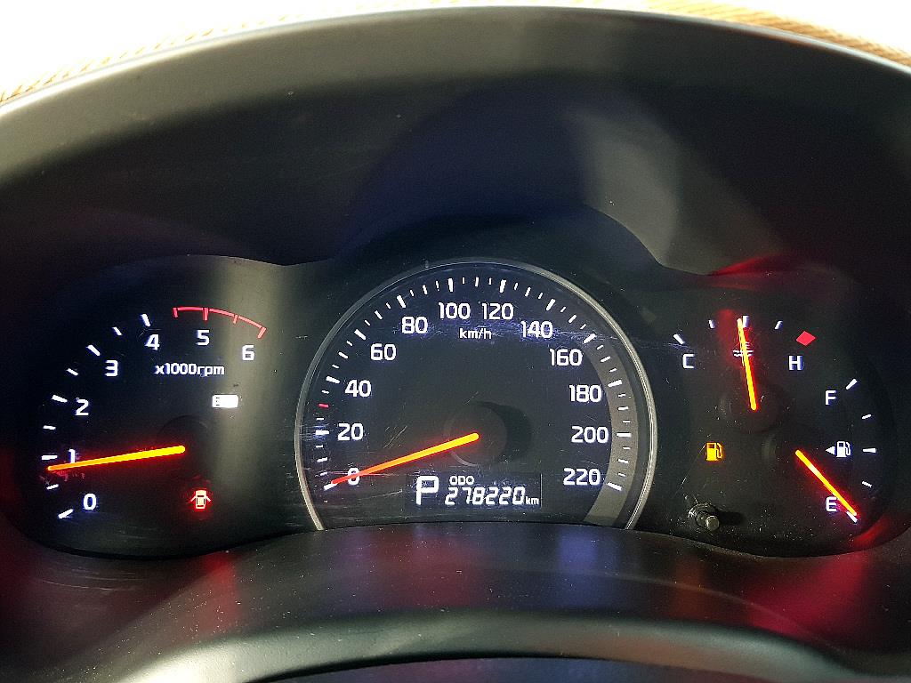 KIA Carnival - Vista 7