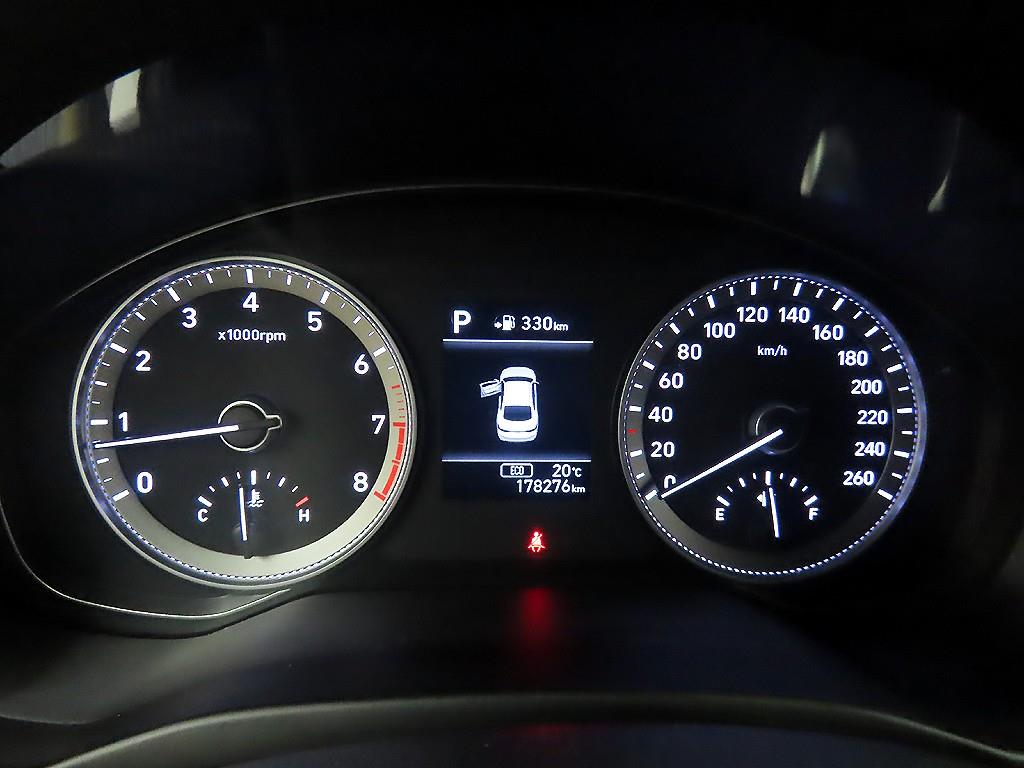 HYUNDAI Grandeur - Vista 8