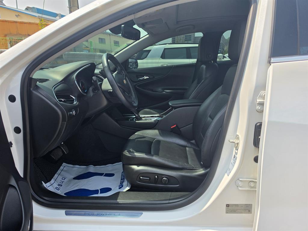 Chevrolet Malibu - Vista 10