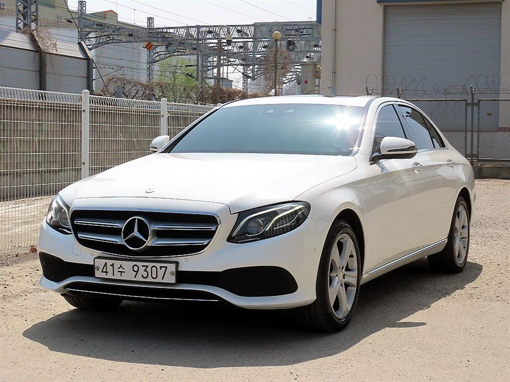 Mercedes Benz E class - Vista 2