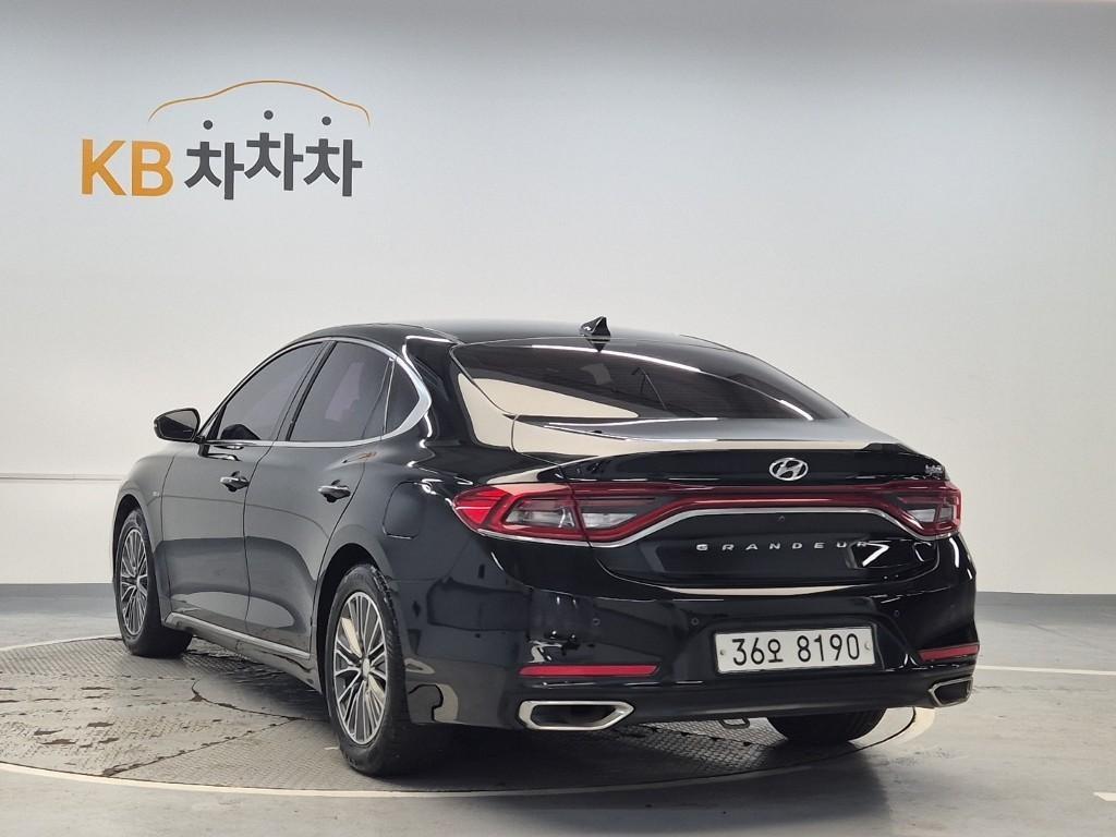 HYUNDAI Grandeur - Vista 2