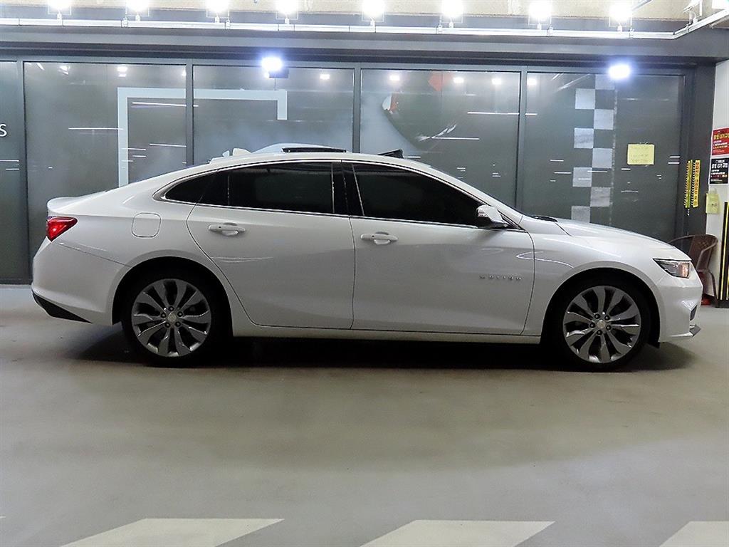 Chevrolet Malibu - Vista 3